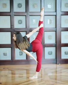 国产身材纤细在线,展现东方女性的曼妙曲线之美